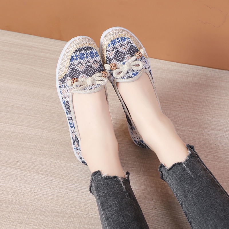 Giày Sandal Vải Đế Mềm Chống Trượt Thoáng Khí Thời Trang Mùa Hè Cho Phụ Nữ Trung Niên