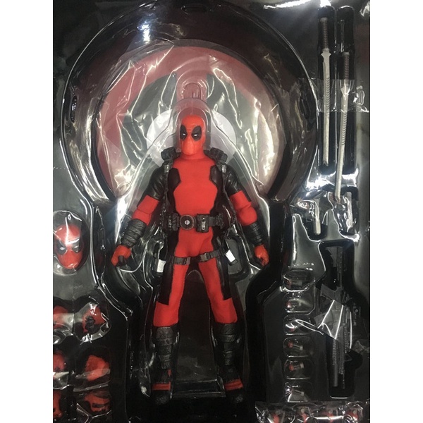 Mô Hình Nhân Vật Deadpool Mặc Đồ Thu Đông 20cm Tỉ Lệ 12