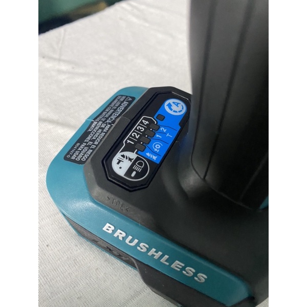 Máy bắt vít Makita XDT19 nhập Mỹ