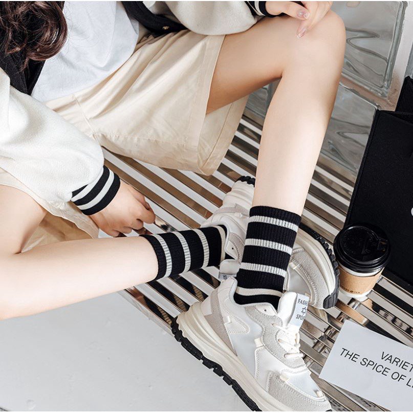 5 Đôi Tất nữ Cổ Cao Mekki Kẻ Đen