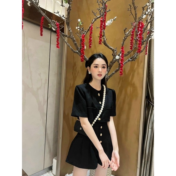 Set Dạ Xược Áo Croptop Tay Ngắn Đính Núc Có Túi Đồng Chân Váy Xếp Ly