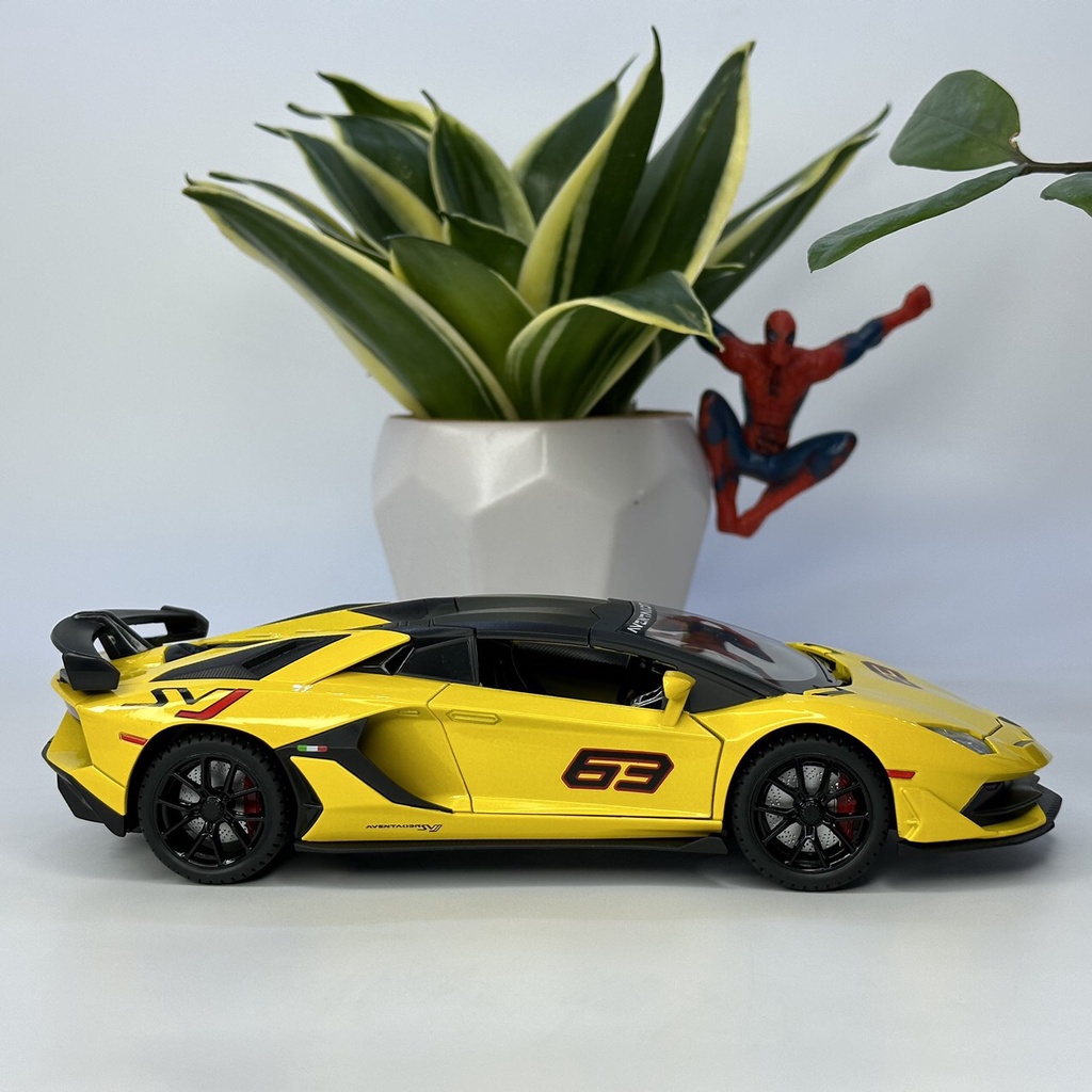 Mình hình siêu xe Lamborghini Aventador SVJ 63 tỷ lệ 1:24 bằng kim loại