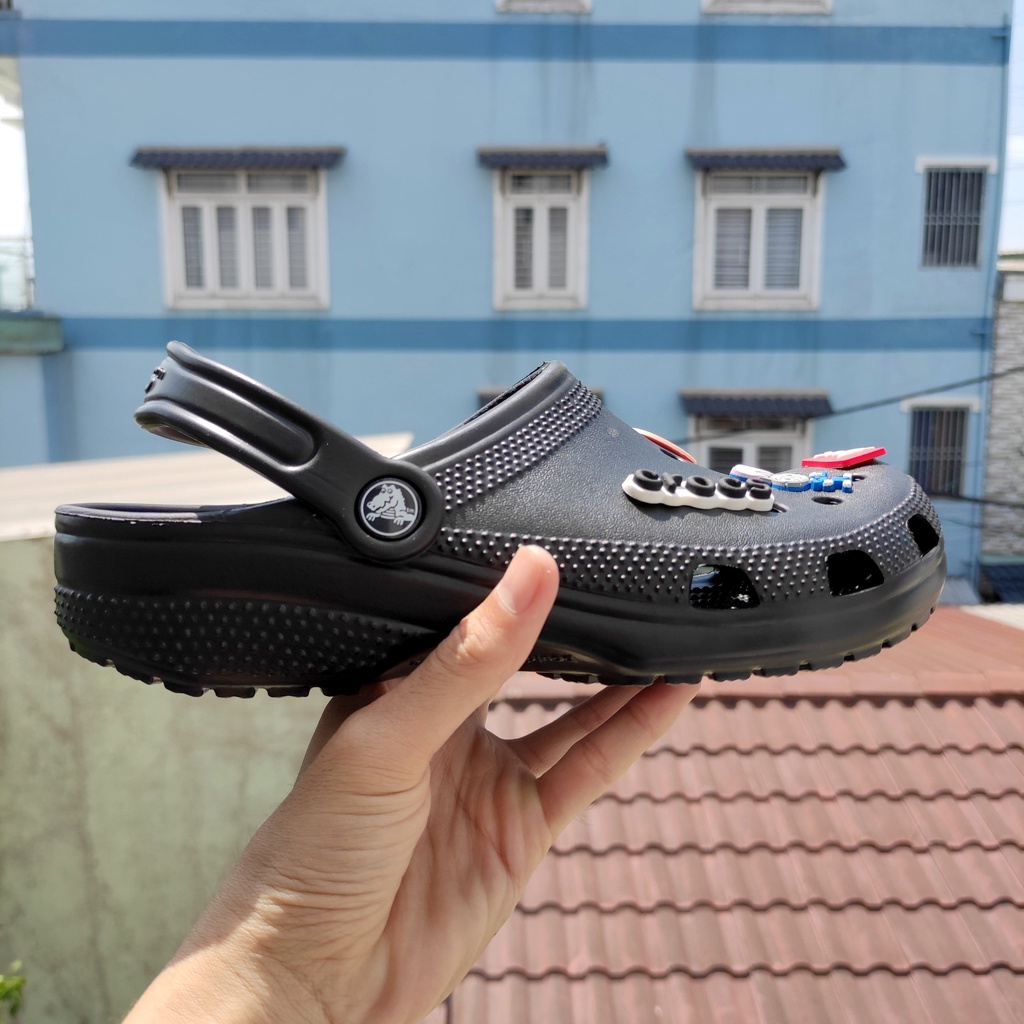 [Hàng loại A] Dép crocs nam chính hãng màu đen cực ngầu có tặng kèm sticker