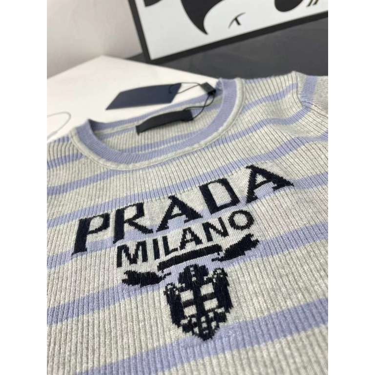 Prada 23 early spring new fashion classic triangle logo casual slim knitted short-sleeved top
