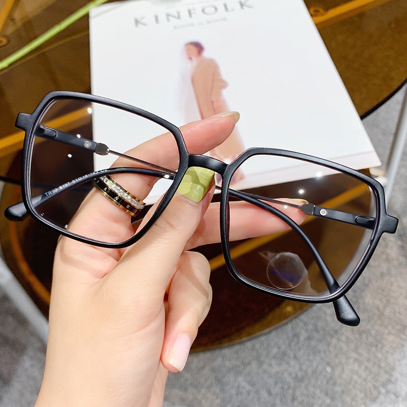 Kính Mát TR90 Chống Tia Bức Xạ Cho Cả Nam Và Nữ