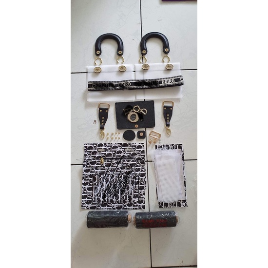 SET THÊU D.O LADY ĐEN