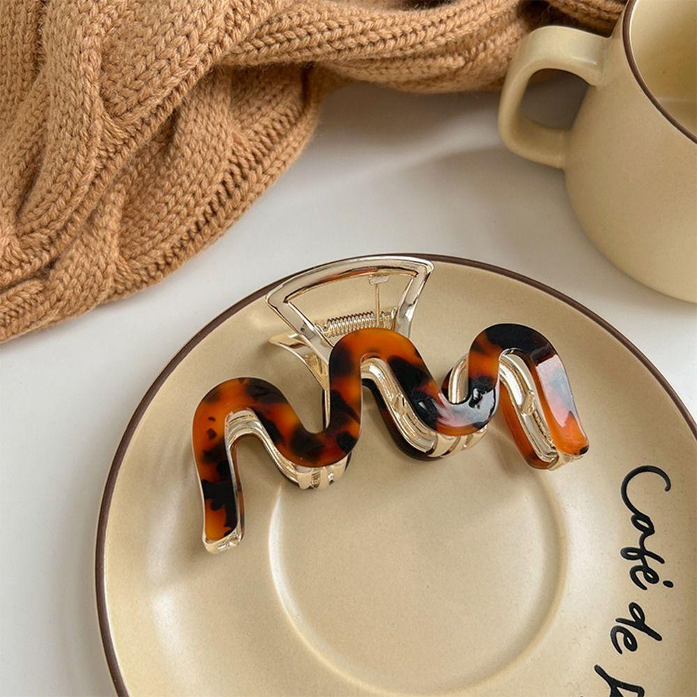 Kẹp Tóc Đuôi Ngựa Hình Chữ M Bằng Axit Acetic Đơn Giản Sáng Tạo Dành Cho Bạn Nữ BACK2LIFE