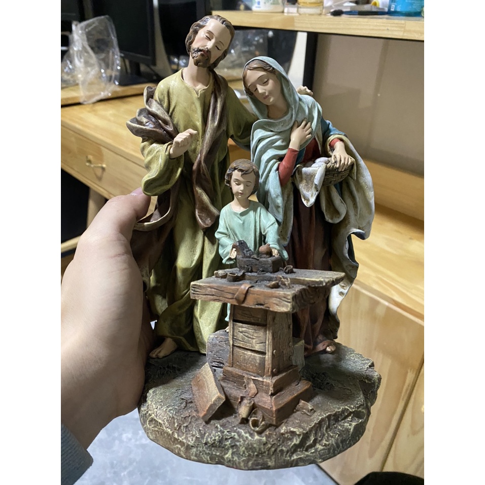 Tượng chúa gia đình thánh gia, phong cách Châu Âu kích thước 30cm, chất liệu cao cấp trưng bày phòng