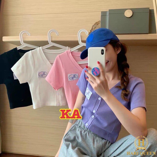 Áo Croptop Cổ Tim Nút Thêu