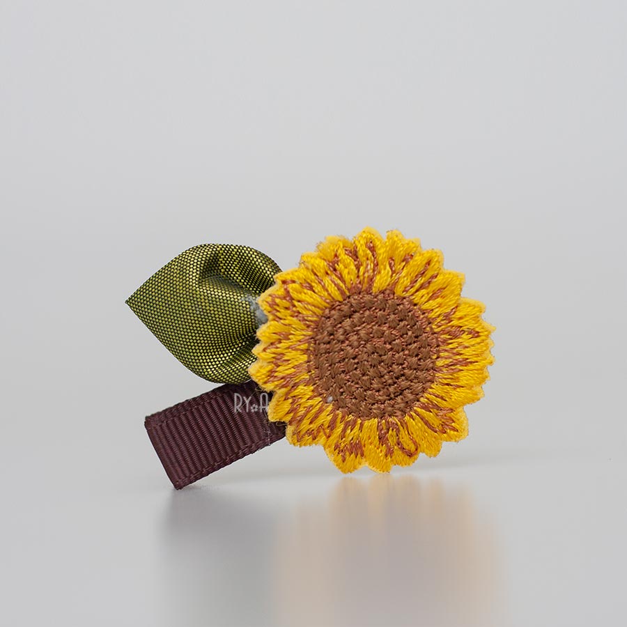 Kẹp tóc cho bé vải thêu RYA 11400