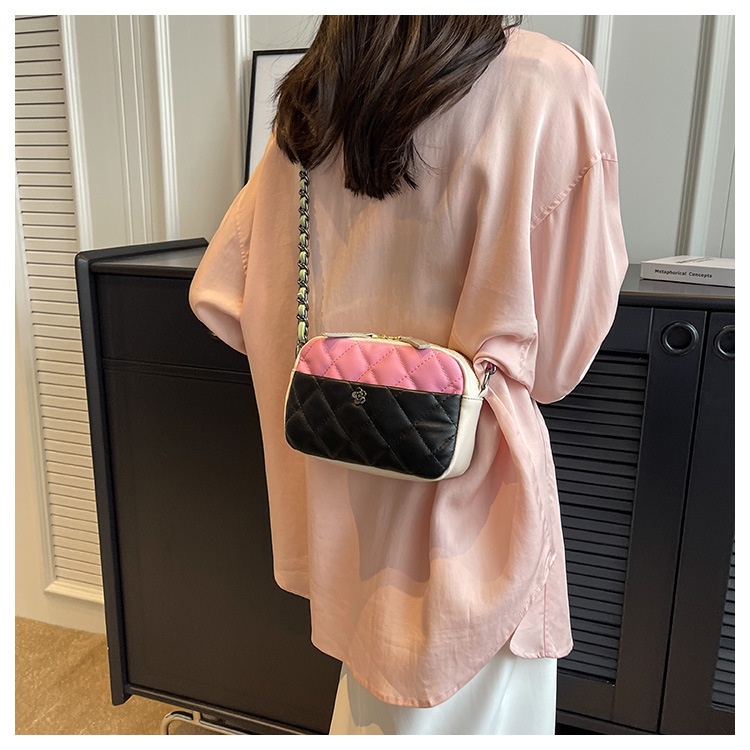 Túi Xách Đeo Vai Hình Thoi Cỡ Nhỏ Phối Dây Xích Màu Tương Phản Thời Trang Hàn Quốc 2023 Cho Nữ