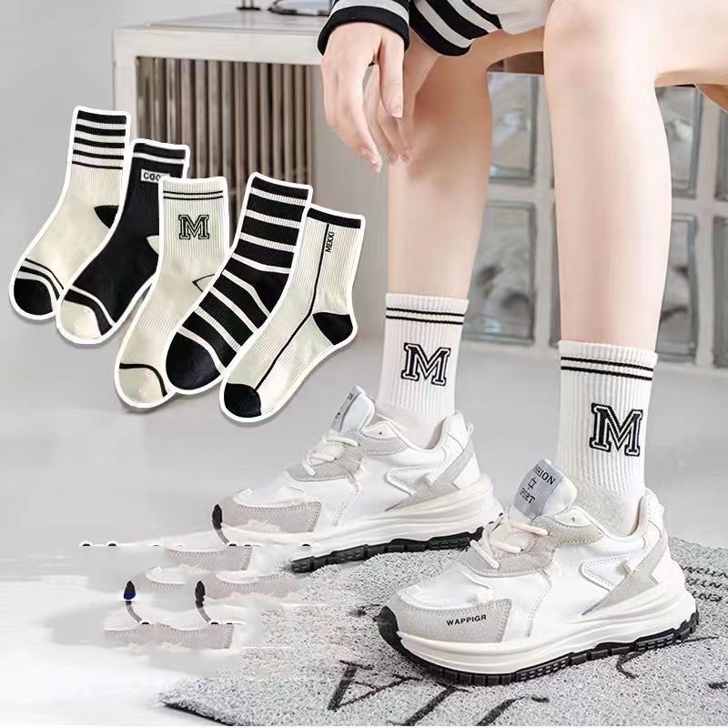 5 Đôi Tất nữ Cổ Cao Mekki Kẻ Đen