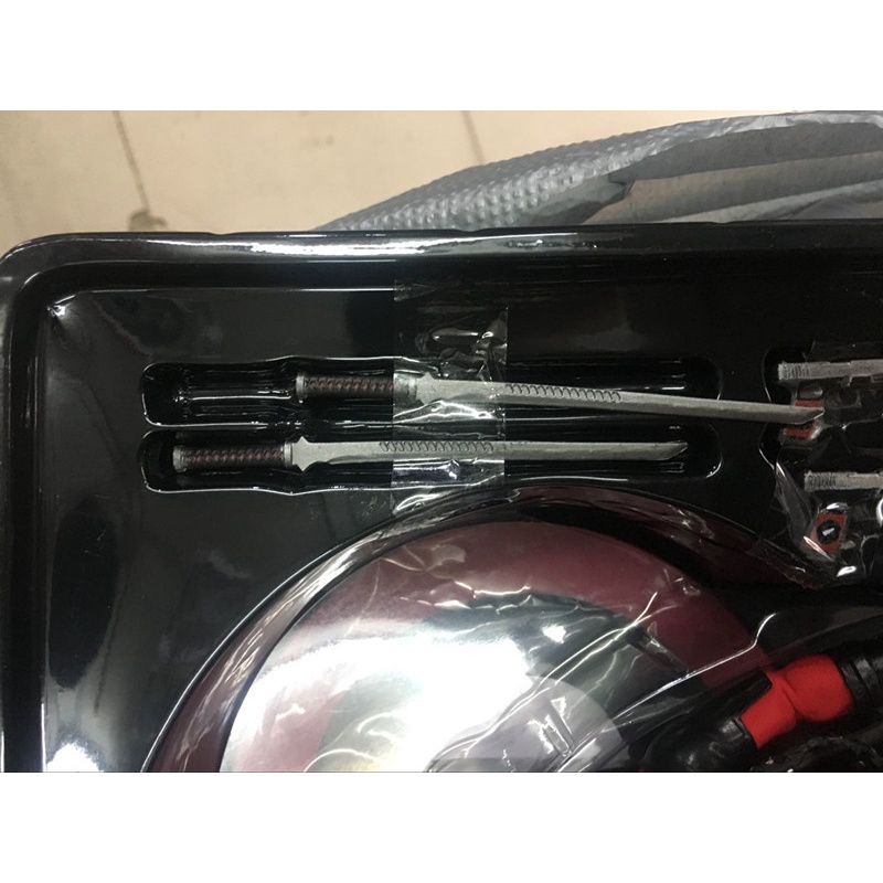 Mô Hình Nhân Vật Deadpool Mặc Đồ Thu Đông 20cm Tỉ Lệ 12