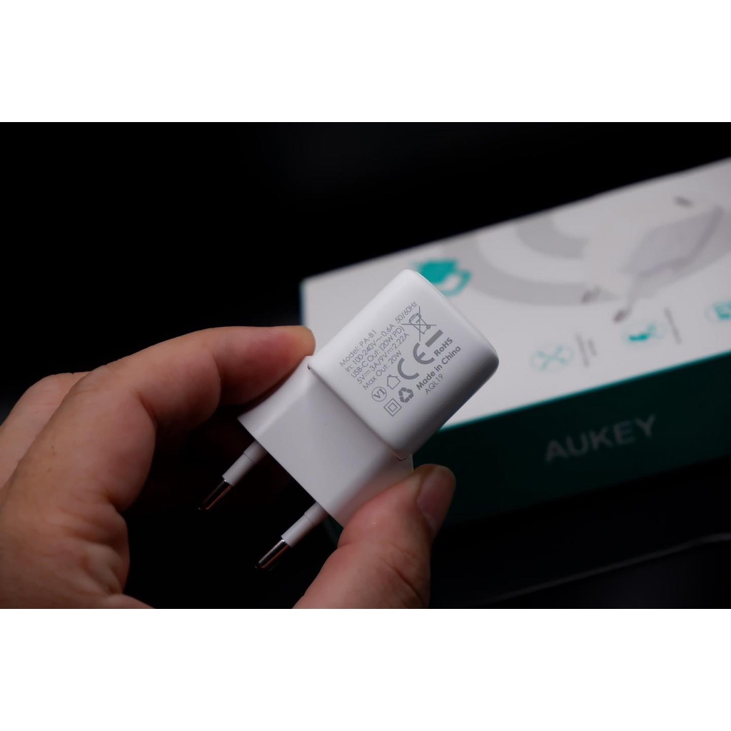 Củ sạc nhanh Aukey Omnia Mini 20W tương thích với nhiều dòng Smartphone