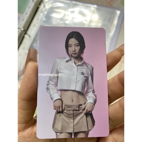 Thẻ hình nhóm Lesserafim