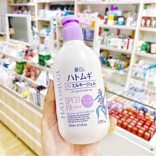 Dưỡng thể nâng tông, chống nắng Hatomugi chai tròn SPF31+++ 250ml NHẬT BẢN
