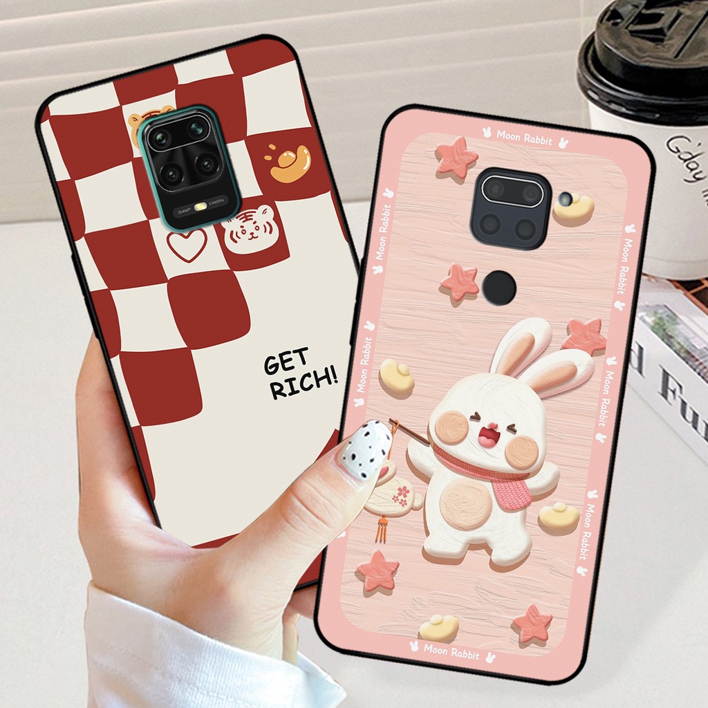 Ốp lưng Xiaomi Redmi Note 9 / Note 9s / Note 9 Pro in hình caro đỏ, thỏ hồng may mắn, lovely rabbit