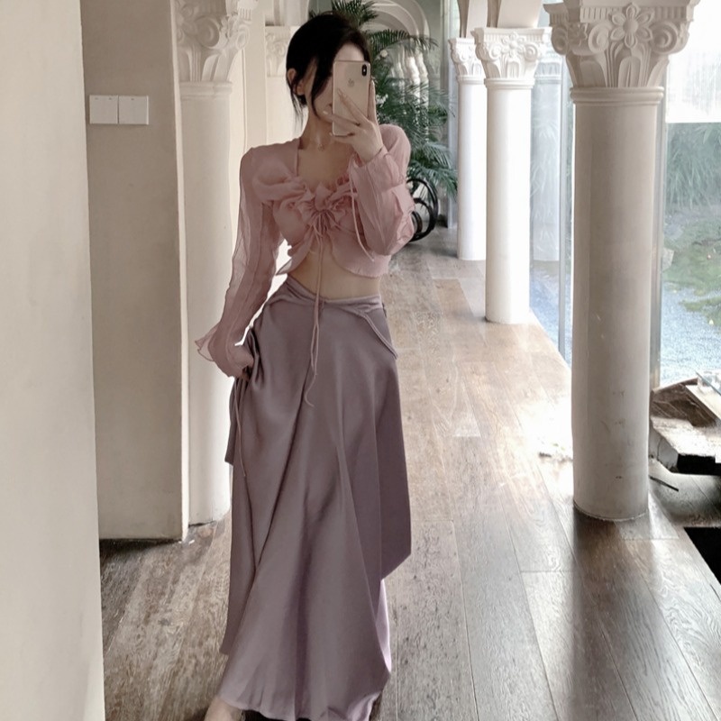 Set Áo Croptop Nhún Bèo Phối Chân Váy Lửng Lệch Tà Thời Trang Nữ Tính