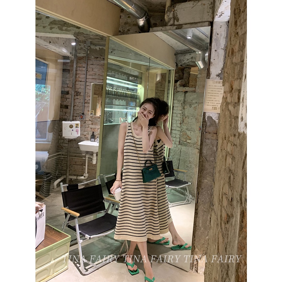 Đầm Dệt Kim Dài Rộng Không Tay Khoét Lỗ Họa Tiết Kẻ Sọc Cổ Điển Mùa Hè Mới Cho Nữ