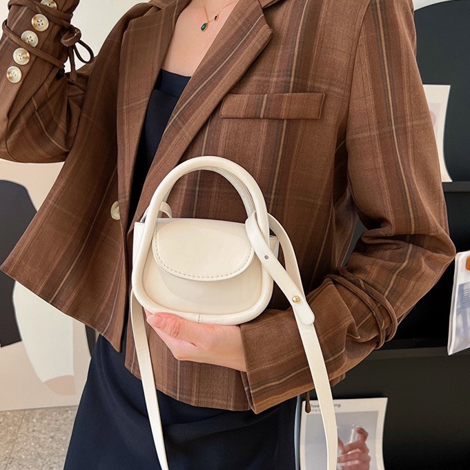 Túi đeo vai mini màu trơn phong cách Hàn Quốc, Túi xách đeo chéo màu đen kem trắng vàng xanh cầm tay baby hot
