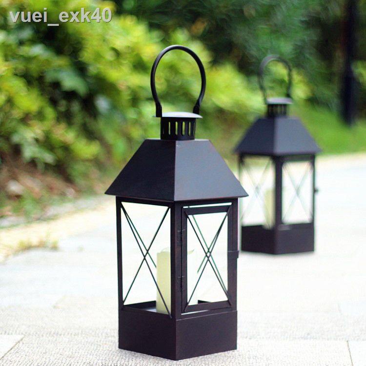 ∏Phong Cách Châu Âu Sắt Rèn Retro Sàn Đơn Giản Chống Gió Đèn Di Động Đèn Trang Trí Đám Cưới Đạo Cụ Trang Trí Đường Dẫn N