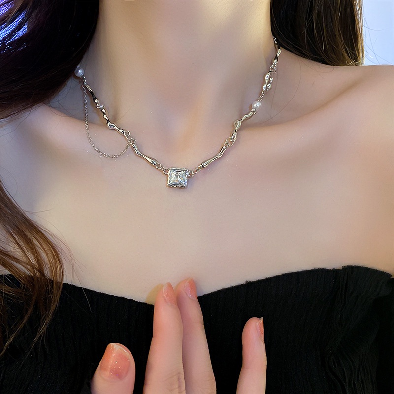 Vòng Cổ Choker Đính Ngọc Trai Sang Trọng Cho Nữ