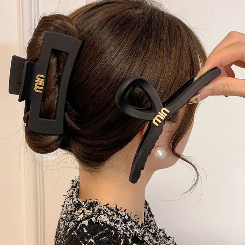 Kẹp Tóc Hình Cá Mập Màu Đen Nhám Thời Trang Mùa Hè