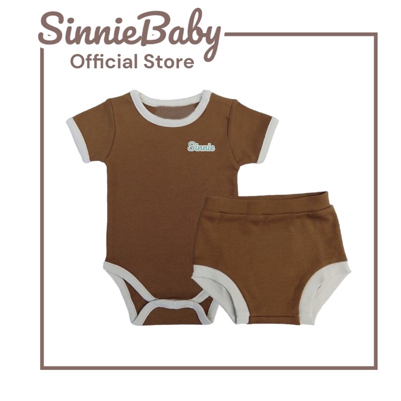 Bodysuit cho bé Sinnie kèm quần chíp siêu dễ thương.