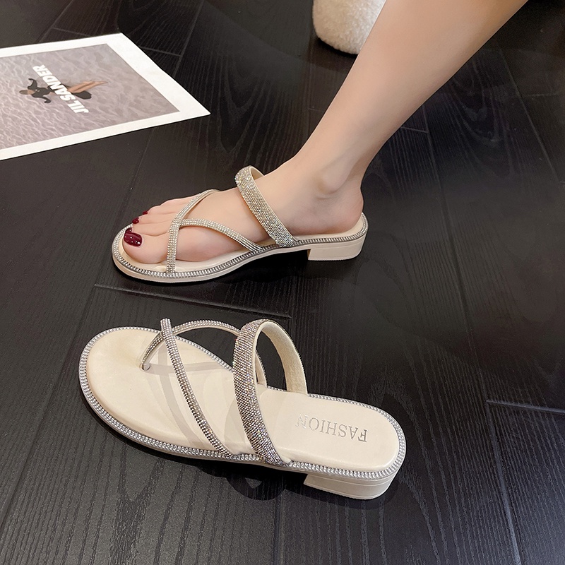 Sandal nữ xỏ ngón quai mảnh gót vuông 3 phân đính đá