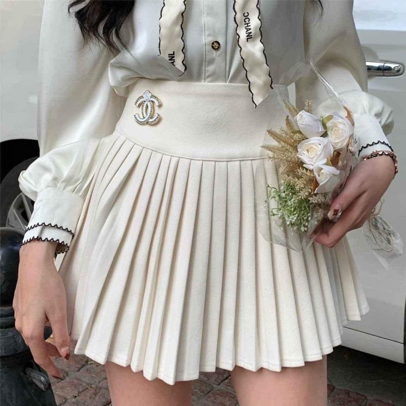 chân váy xếp ly ngắn