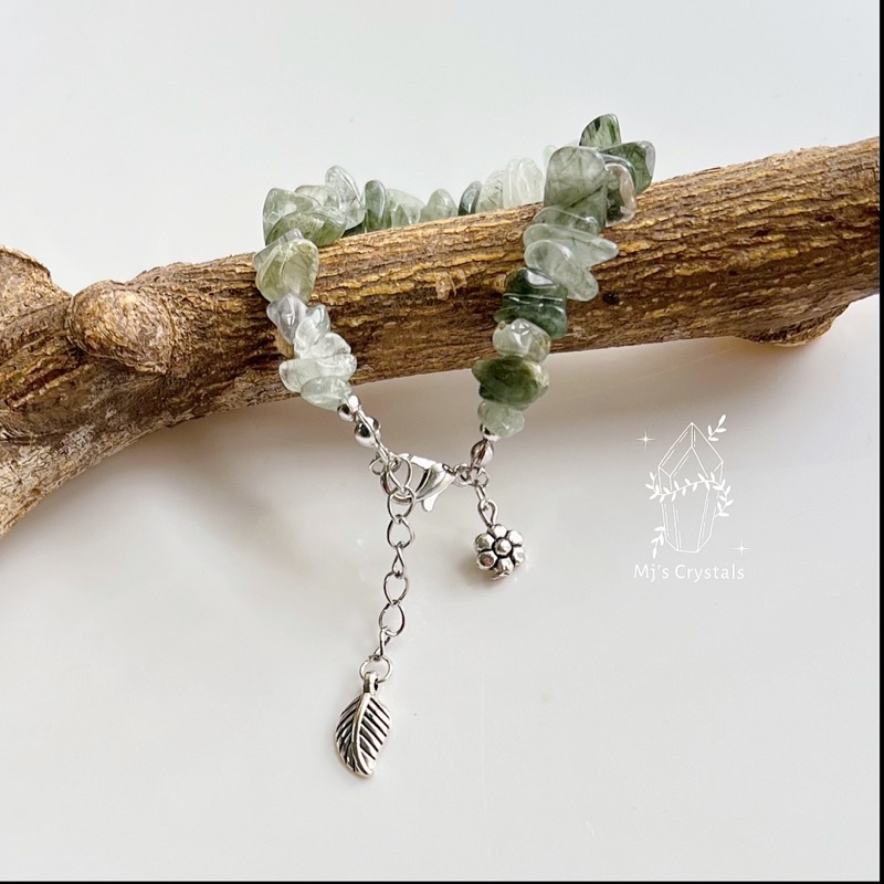 Vòng tay handmade Green Rutilated Quartz màu xanh rêu xinh đẹp. Chất hạt trong, đều đẹp, màu tươi sáng