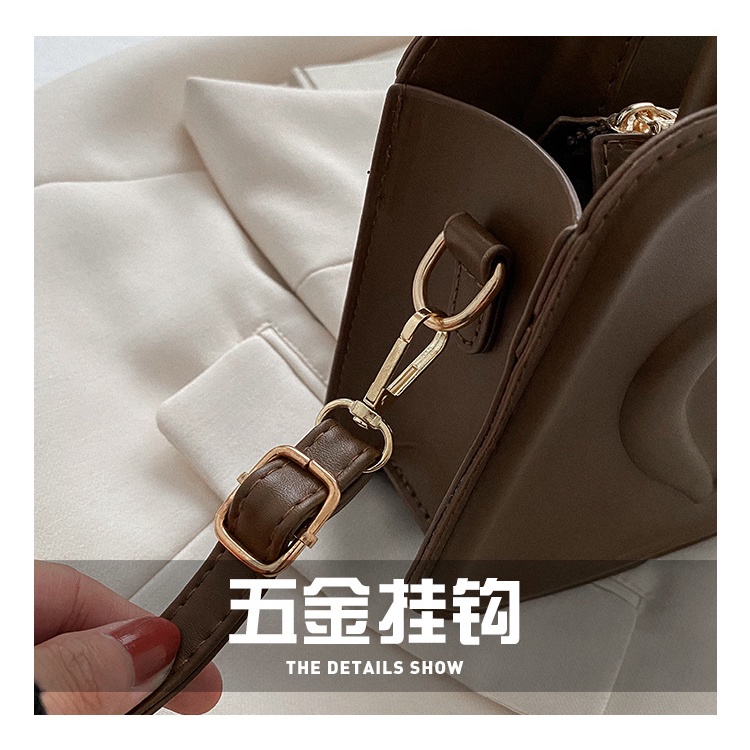 Túi Đeo Vai Hình Vuông Cỡ Nhỏ Họa Tiết Trái Tim Kiểu Retro Thời Trang 2023 Cho Nữ