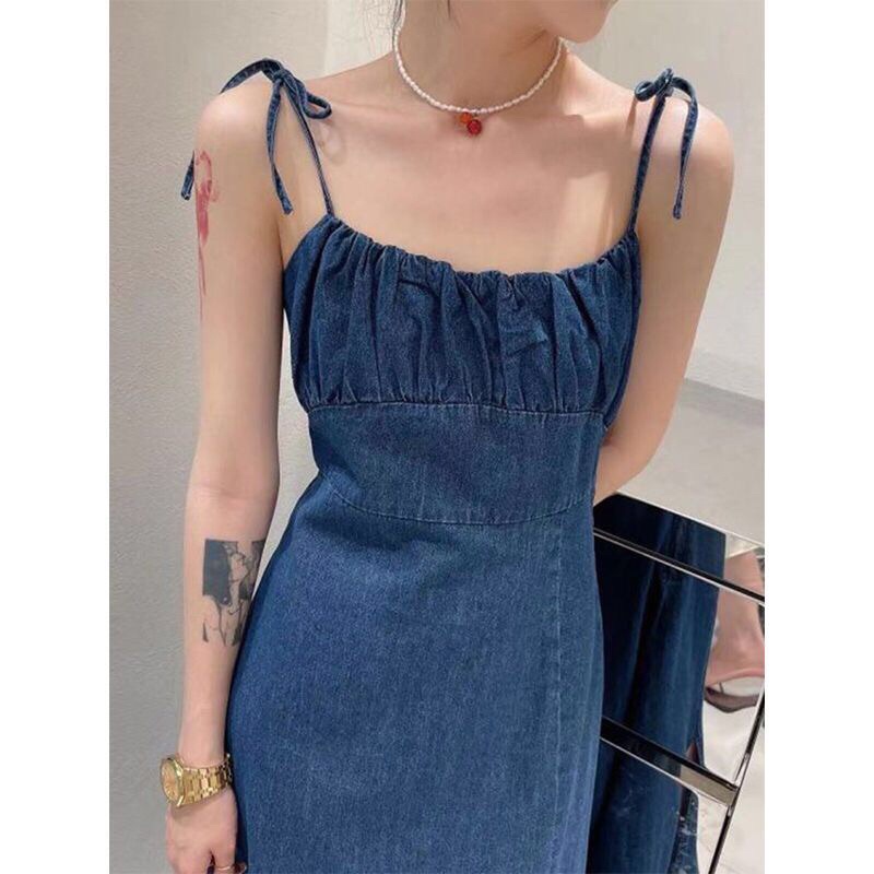 Váy Dáng Dài 2 Dây Denim Sẻ Tà Ngực Chun Phong Cách Tiểu Thư Chất Jeans Mềm Mại Hàng Quảng Châu Cao Cấp