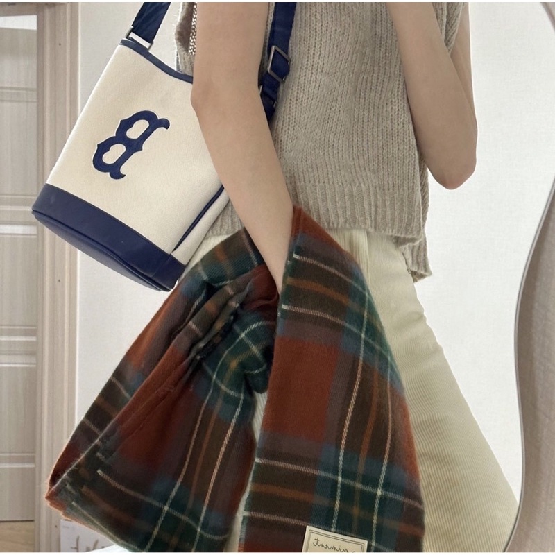 Túi bucket MLB chữ B xanh