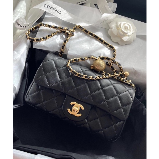 Túi đeo chéo Cha.nel Classic size 20cm charm quả cầu hàng đẹp fullbox