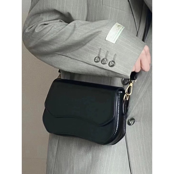 Túi nhỏ màu đen cao cấp, túi vuông nhỏ đeo vai mới 2023