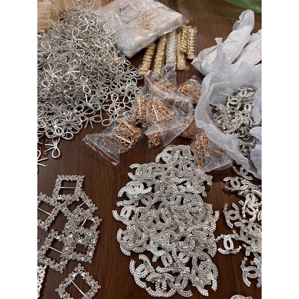 Ghim cài áo vét đính đá siêu xinh