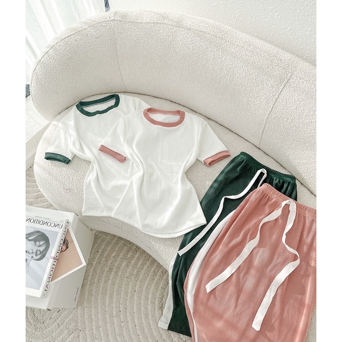 SET ÁO TRẮNG ÔM KÈM CHÂN VÁY MAXI ĐEN VIỀN MÀU