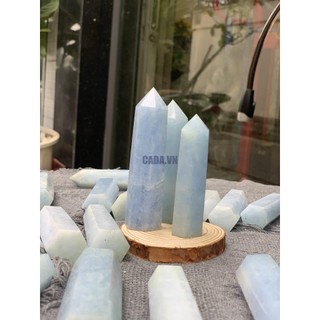 Trụ đá màu xanh Calcite