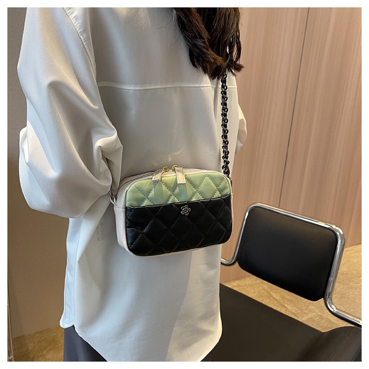 Túi Xách Đeo Vai Hình Thoi Cỡ Nhỏ Phối Dây Xích Màu Tương Phản Thời Trang Hàn Quốc 2023 Cho Nữ