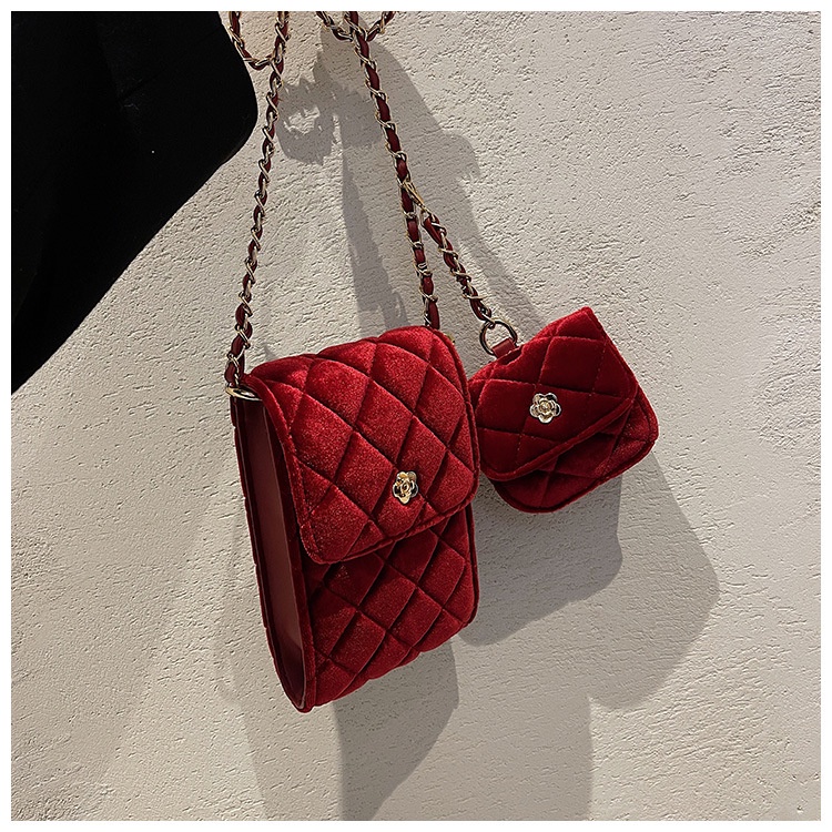 Túi Đeo Chéo Đựng Điện Thoại Bằng Nhung Họa Tiết Kẻ Ô Kim Cương Phối Dây Xích Thời Trang Năm 2023