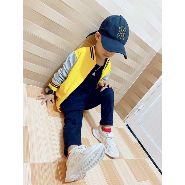 Khoác boomber cho bé trai