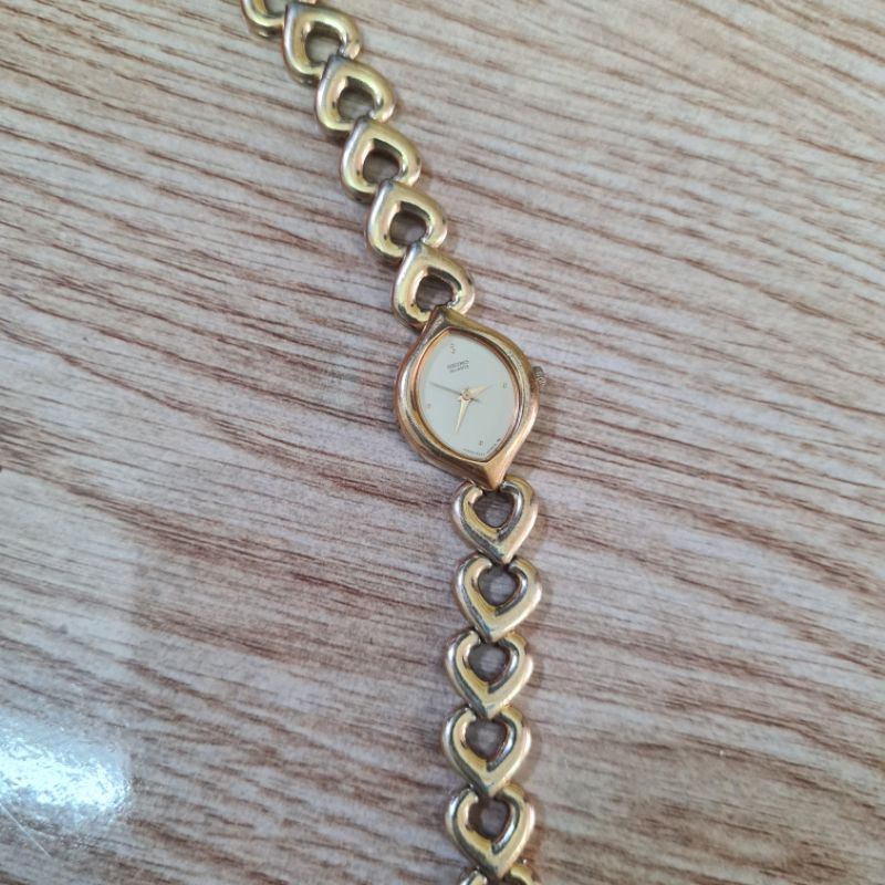 Đồng hồ nữ Seiko