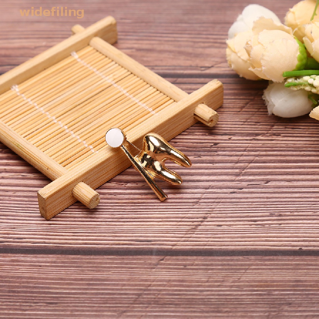 Ghim Cài Áo Hình Chiếc Răng Mạ Vàng Thời Trang