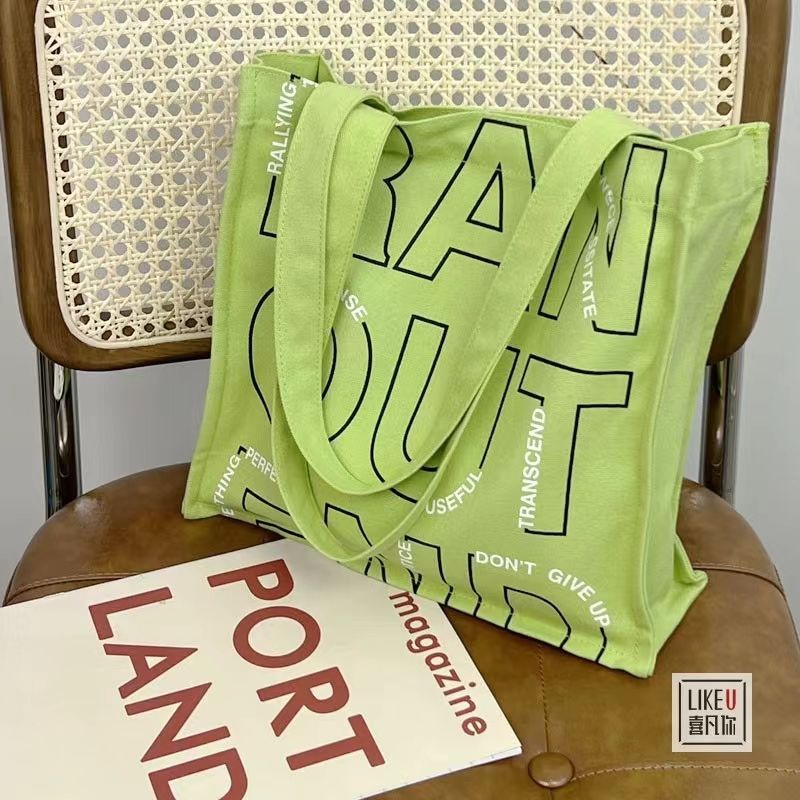 Túi Xách Canvas In Chữ Màu Xanh Lá Thời Trang