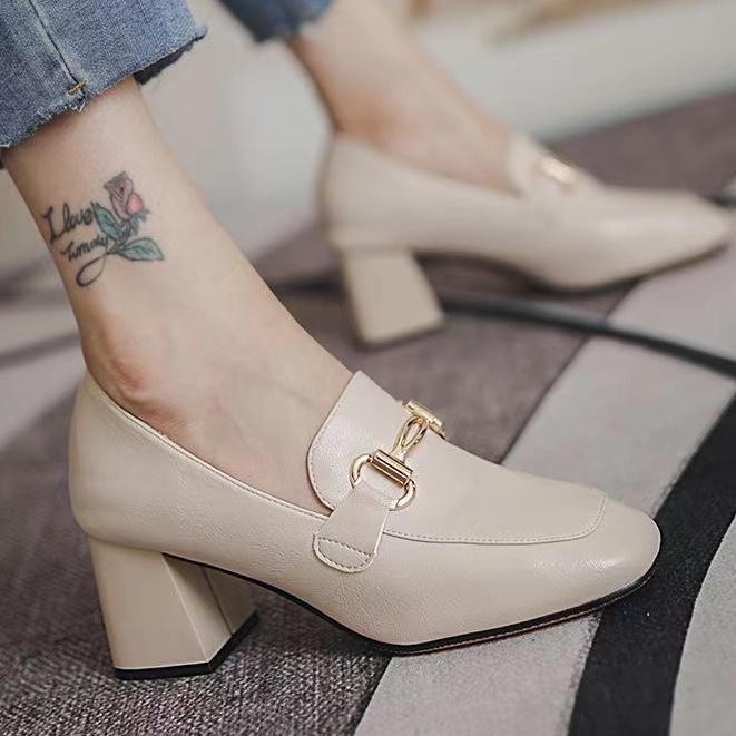 Giày Cao Gót Qiaoyiluo Mũi Vuông Màu Đỏ Bằng Da Nhỏ Phong Cách Anh Quốc Không Gót Cho Nữ
