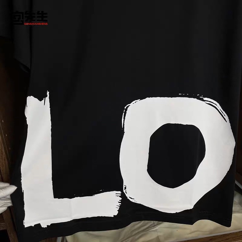 Áo đôi LOVE. Áo thun love burberry. Áo phông nam nữ Love siêu hot 2023