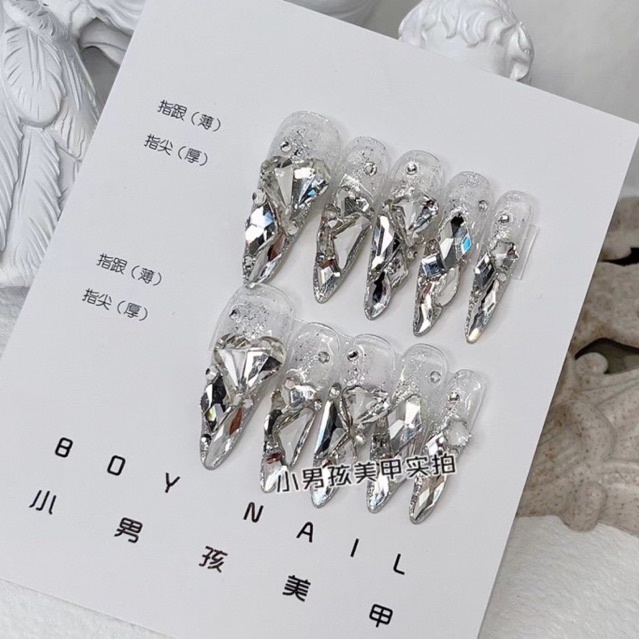 NAIL BOX THIẾT KẾ 10 NGÓN ĐÍNH ĐÁ LẤP LÁNH