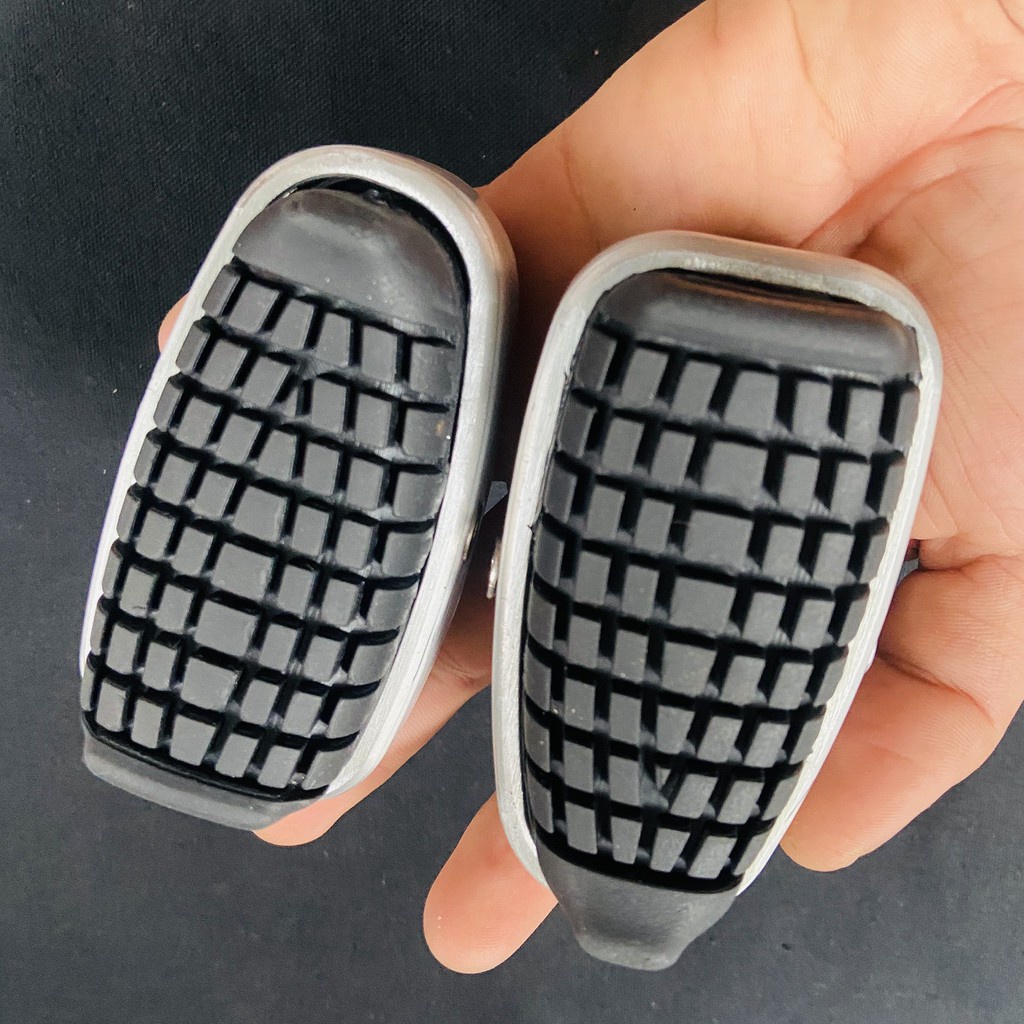 CẶP GÁC CHÂN TRƯỚC SUPER CUB TRANG TRÍ CHO NHIỀU DÒNG XE CAO CẤP SIÊU ĐẸP có viền NHÔM Cao Su . DoChoiXeMay