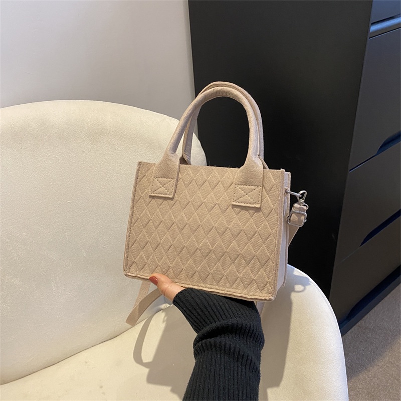 Túi Tote Đeo Vai Sức Chứa Lớn Màu Trơn Đính Đá Đơn Giản Thời Trang